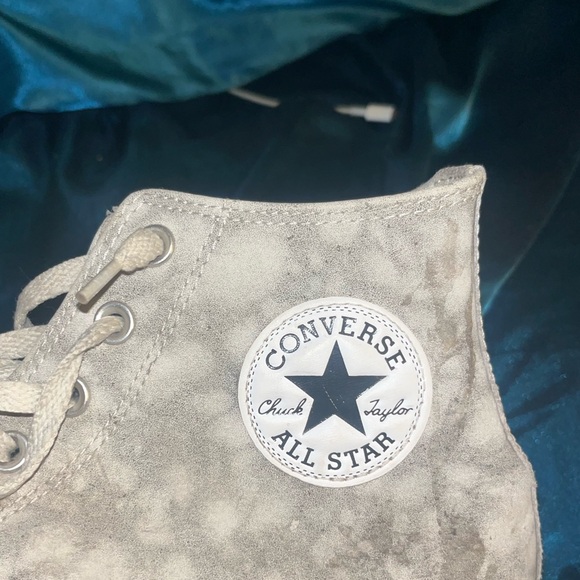 Converse men’s size 11, normal wear and good condition. - Picture 5 of 6
